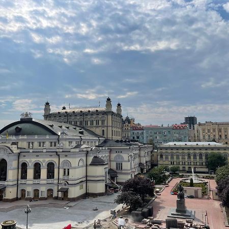Amazing Opera View Apartment Киев Екстериор снимка