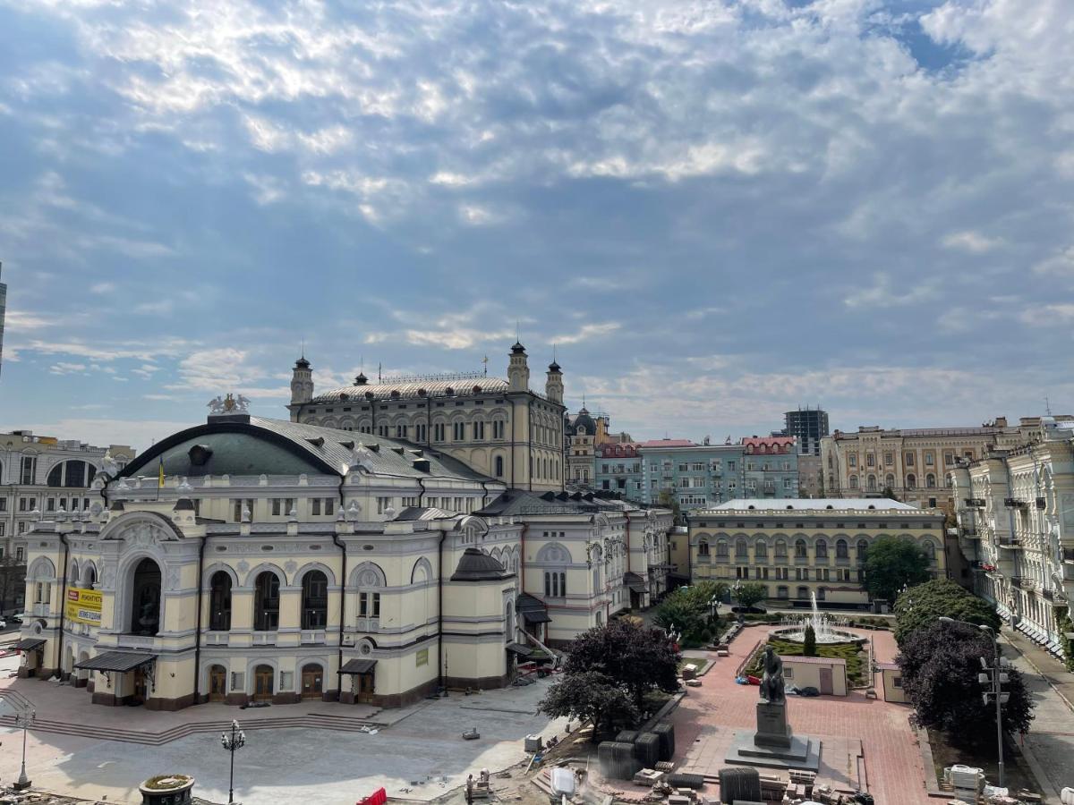 Amazing Opera View Apartment Киев Екстериор снимка